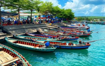 2 island by boat Finger Nail Island Or Gam Ghi Island & May Rut Island